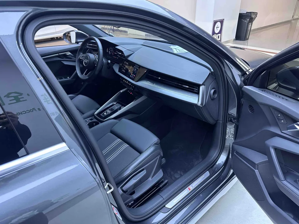 Audi A3 Sportback 35 TFSI stylish and sporty 2023 — миниатюра 4