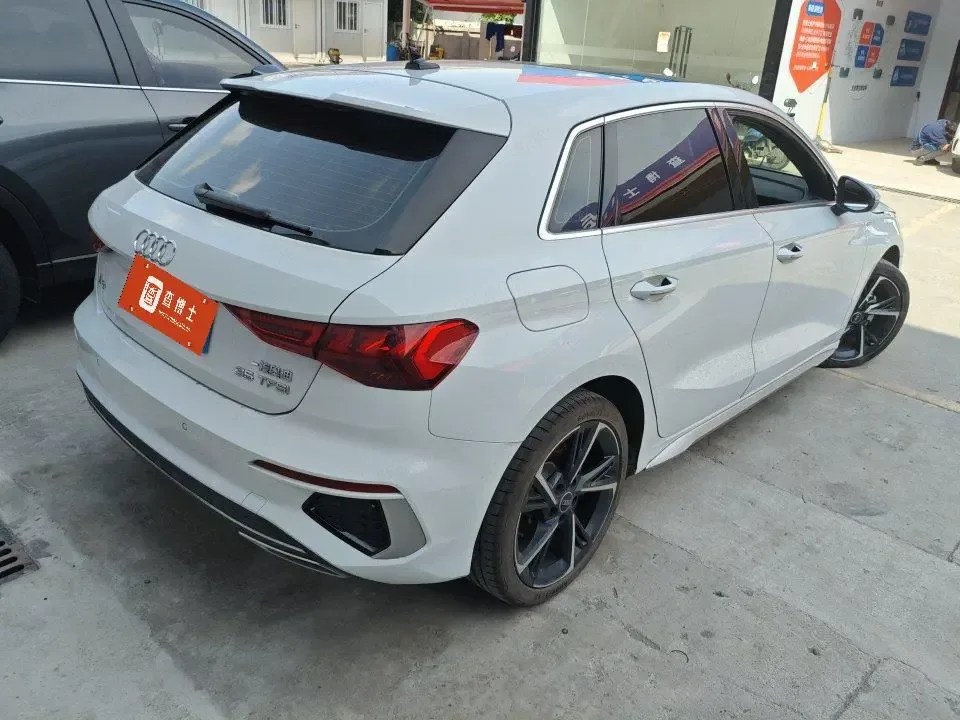 Audi A3 Sportback 35 TFSI stylish and sporty 2022 — миниатюра 4
