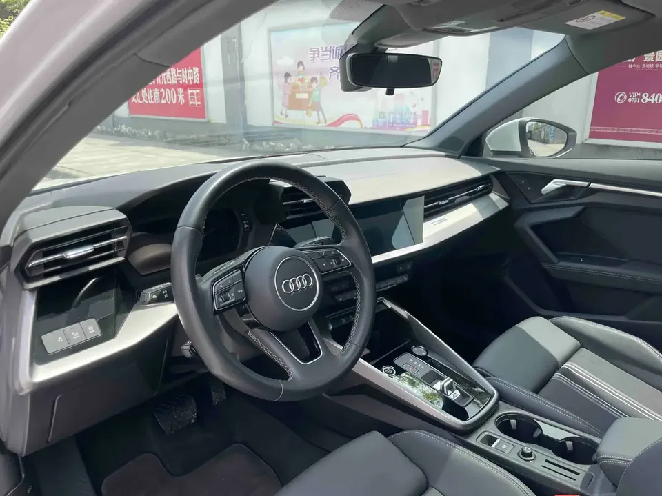 Audi A3 Sportback 35 TFSI stylish and sporty 2023 — миниатюра 3