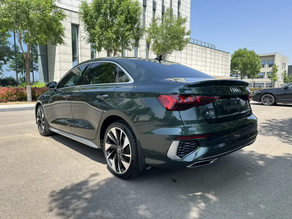 Audi A3 A3L Limousine 35 TFSI Fashion Sports 2022 — миниатюра 2