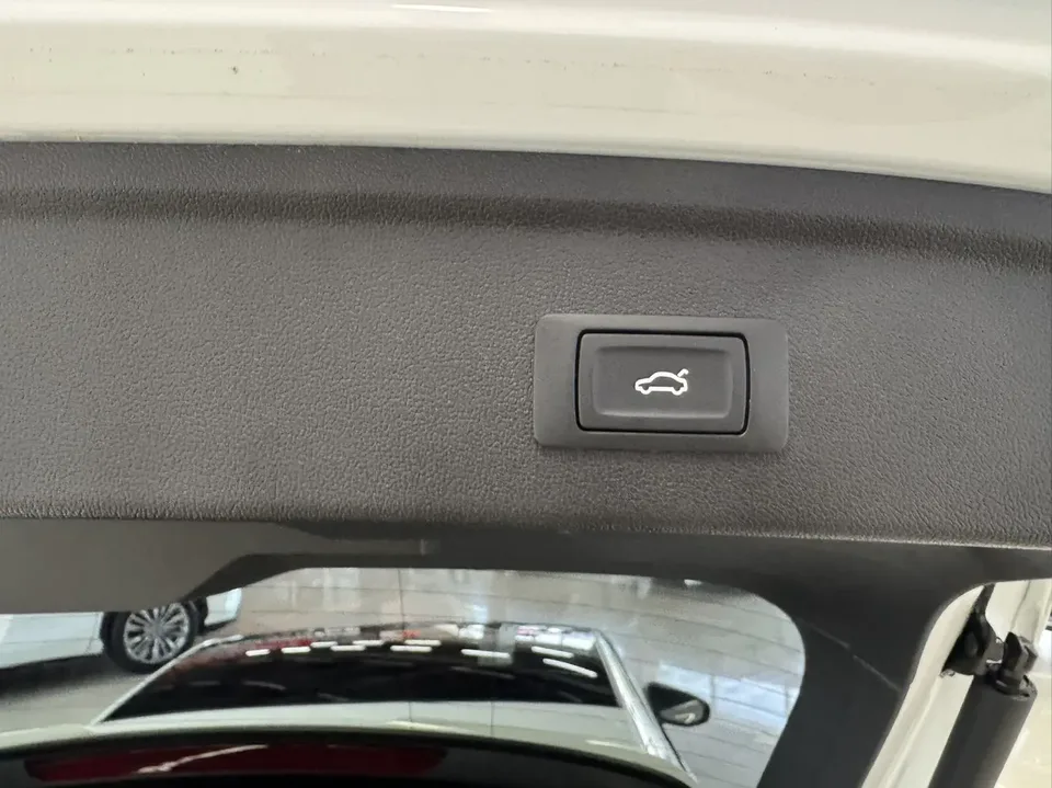 Audi A3 Sportback 35 TFSI stylish and sporty 2022 — миниатюра 3