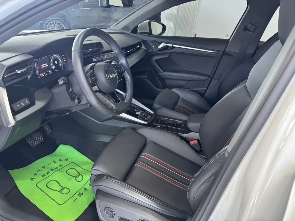 Audi A3 Sportback 35 TFSI stylish and sporty 2022 — миниатюра 4
