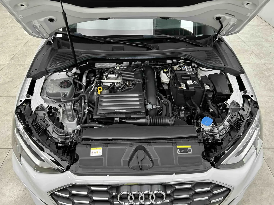 Audi A3 Sportback 35 TFSI stylish and sporty 2022 — миниатюра 2