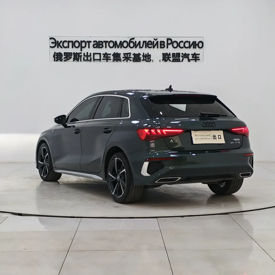Audi A3 Sportback 35 TFSI stylish and sporty 2022 — миниатюра 2
