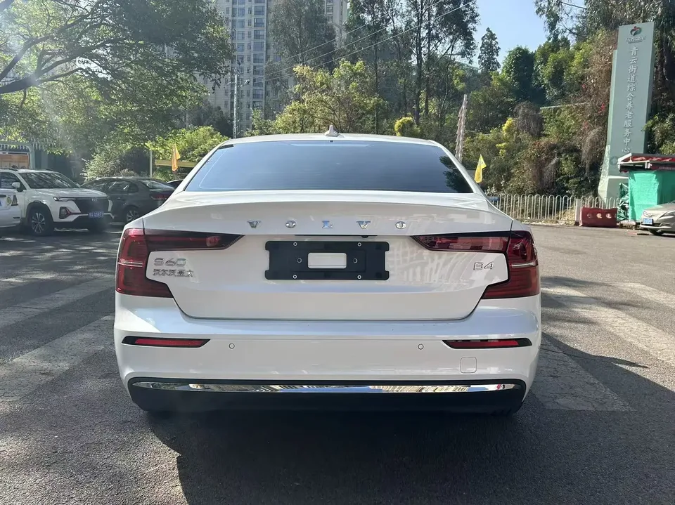 Volvo S60 Volvo S60 2024 B4 Luxury Edition 2023 — миниатюра 2