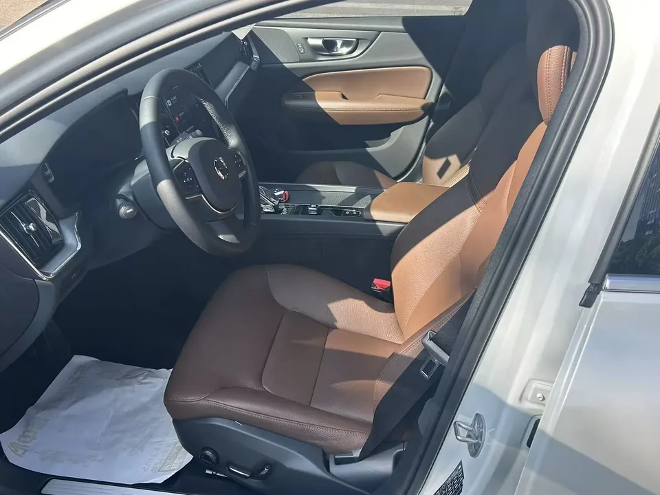 Volvo S60 Volvo S60 2024 B4 Luxury Edition 2023 — миниатюра 3
