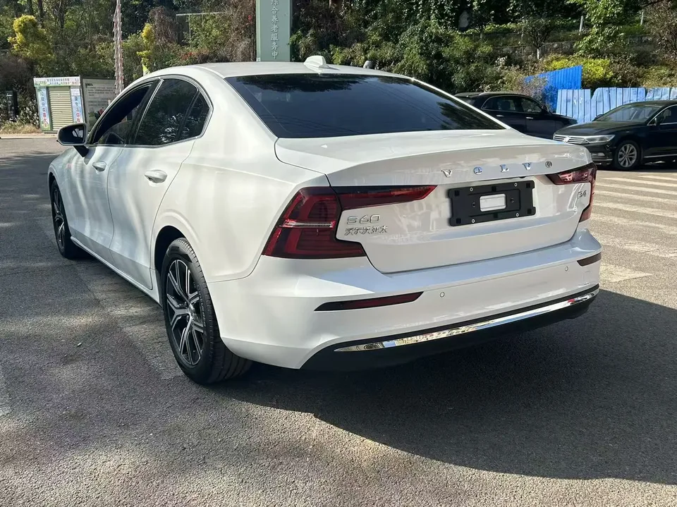 Volvo S60 Volvo S60 2024 B4 Luxury Edition 2023 — миниатюра 4