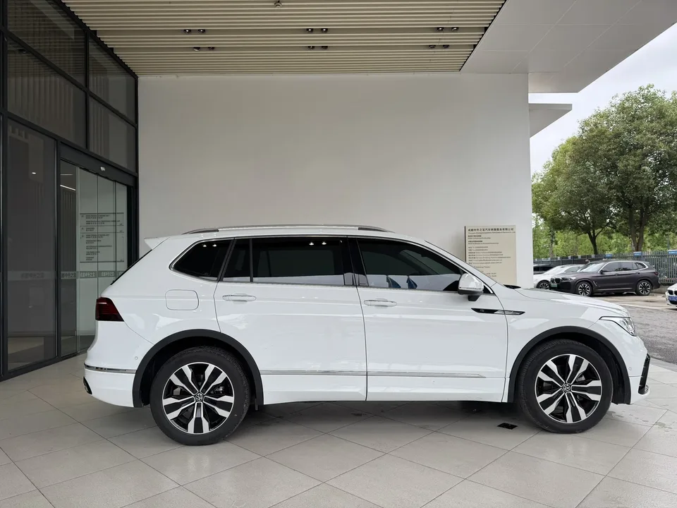 Volkswagen Tiguan L Tiguan L 2024 330TSI 2WD R-Line Enjoy Edition 2024 — миниатюра 4
