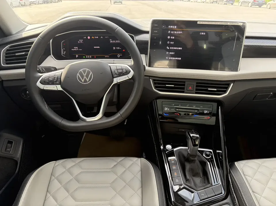 Volkswagen Tayron 300TSI 2WD Luxury Plus Advanced Edition 2024 — миниатюра 4