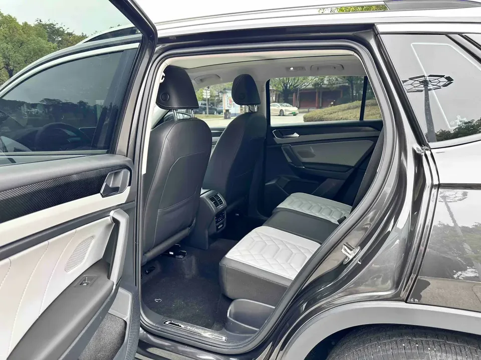 Volkswagen Tayron Tanyue 2023 330TSI 2WD Luxury Plus Advanced Edition 2022 — миниатюра 4
