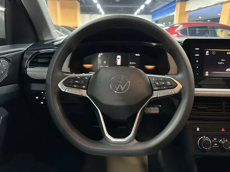Volkswagen Tharu Tuyue 2025 New 1.5L Ruijin Edition 2024 — миниатюра 4