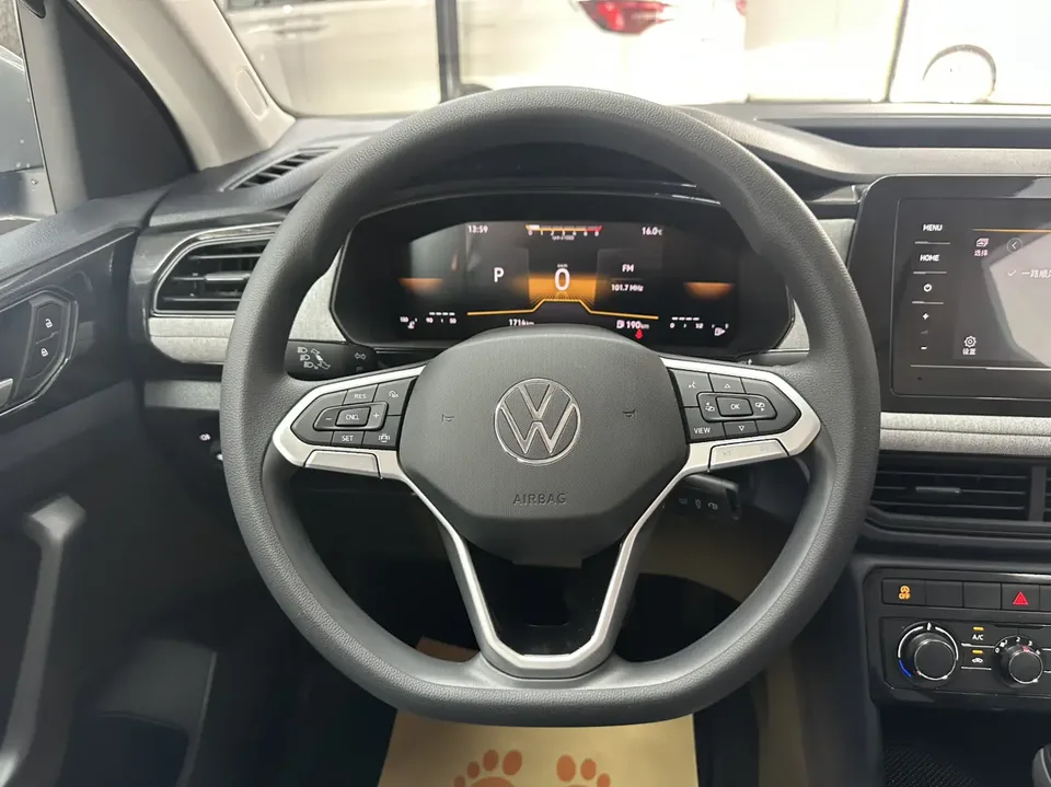 Volkswagen Tharu Tuyue 2025 New 1.5L Ruijin Edition 2025 — миниатюра 4