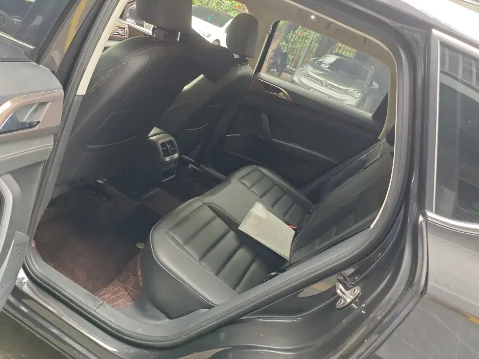 Volkswagen Tharu 280TSI 2WD Luxury Edition 2022 — миниатюра 5