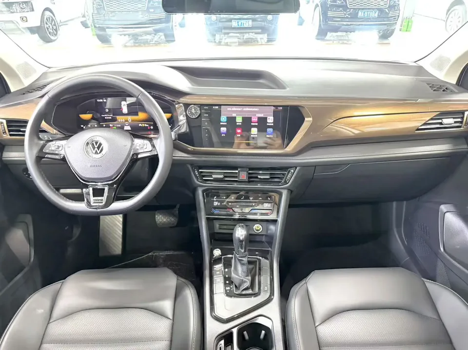 Volkswagen Tharu 280TSI 2WD Luxury Edition 2023 — миниатюра 5