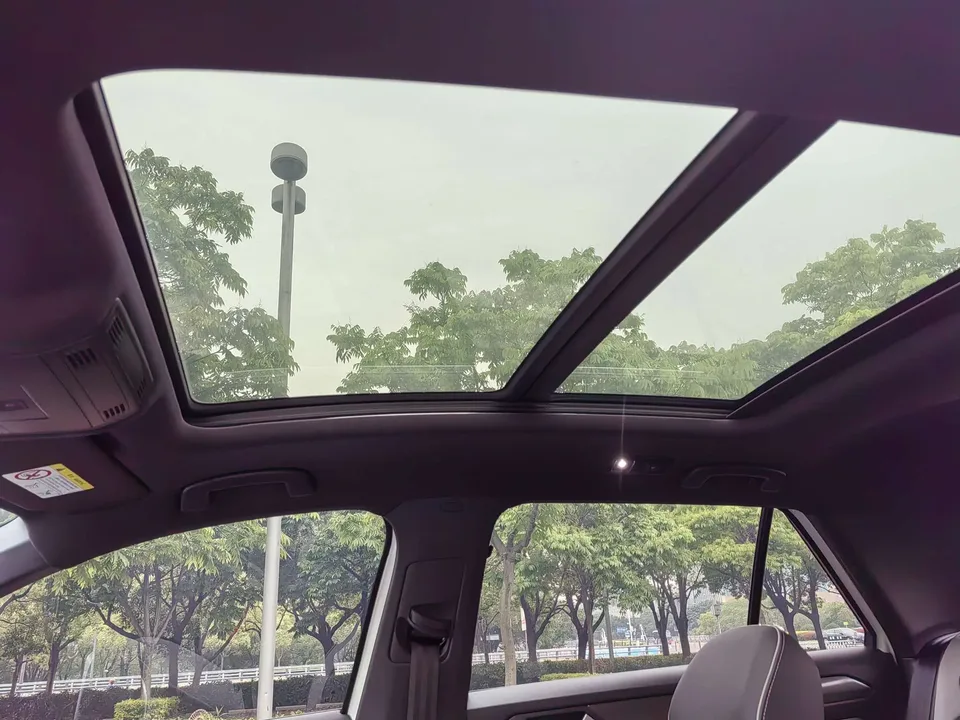 Volkswagen T-Roc 300TSI DSG Chenguang Edition 2023 — миниатюра 4