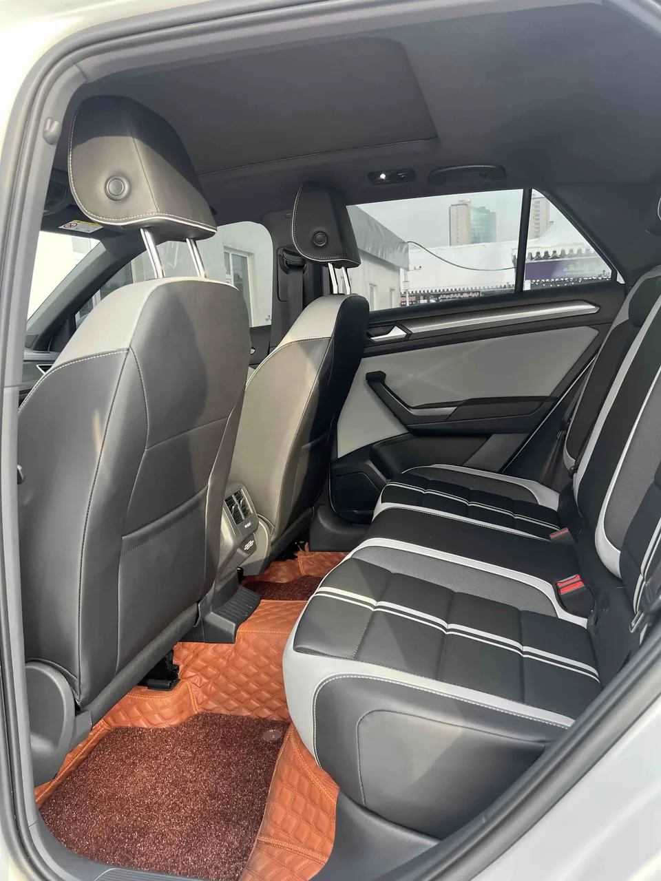 Volkswagen T-Roc Tanyue 2025 300TSI DSG Chenguang Edition 2025 — миниатюра 3