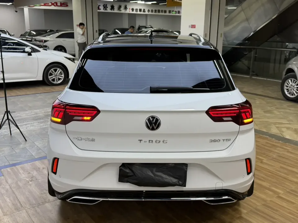 Volkswagen T-Roc Tanyue 280TSI DSG 2WD R-Line Pro PLUS 2022 — миниатюра 2
