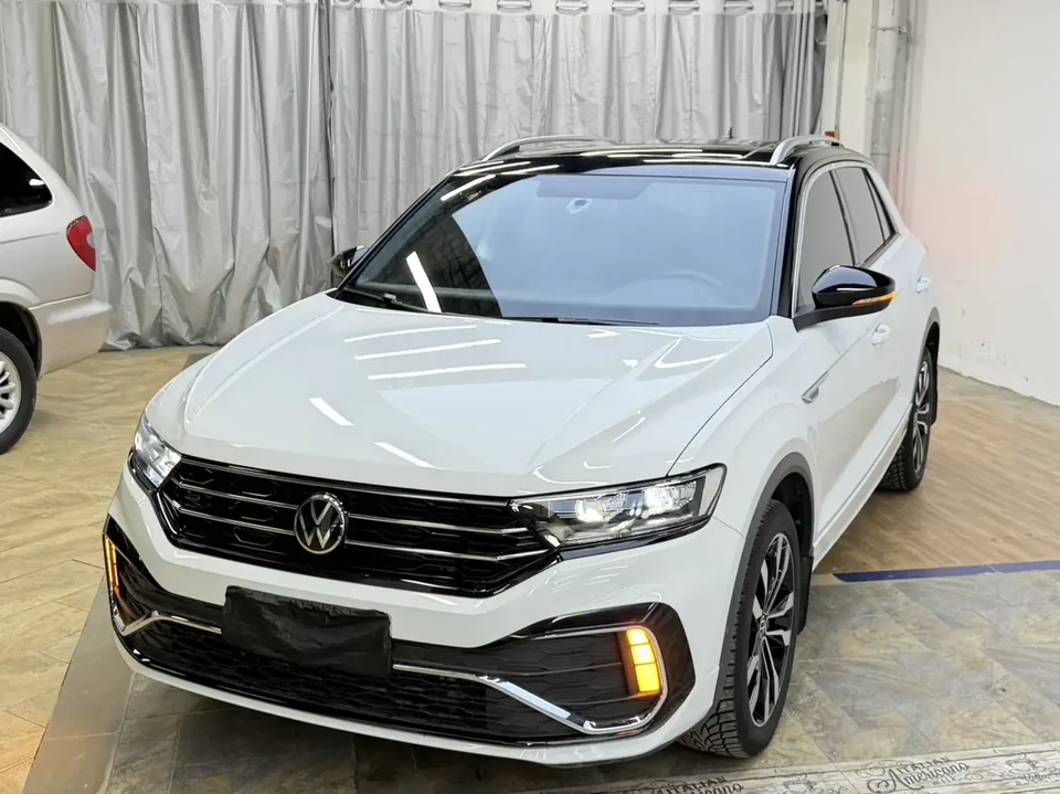 Volkswagen T-Roc Tanyue 280TSI DSG 2WD R-Line Pro PLUS 2022 — фото 1, купить с доставкой в Москву