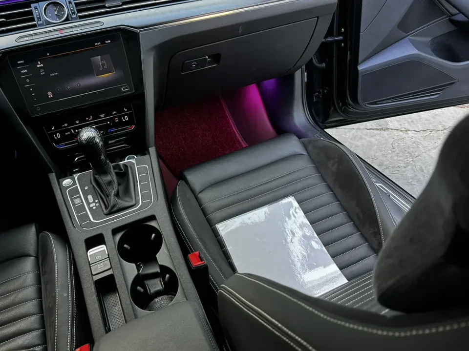 Volkswagen Magotan 330TSI DSG 30th Anniversary Edition 2022 — миниатюра 4