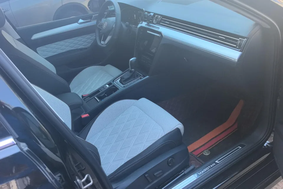 Volkswagen Magotan Magotan 2025 facelift model 330TSI DSG luxury model 2025 — thumbnail 2