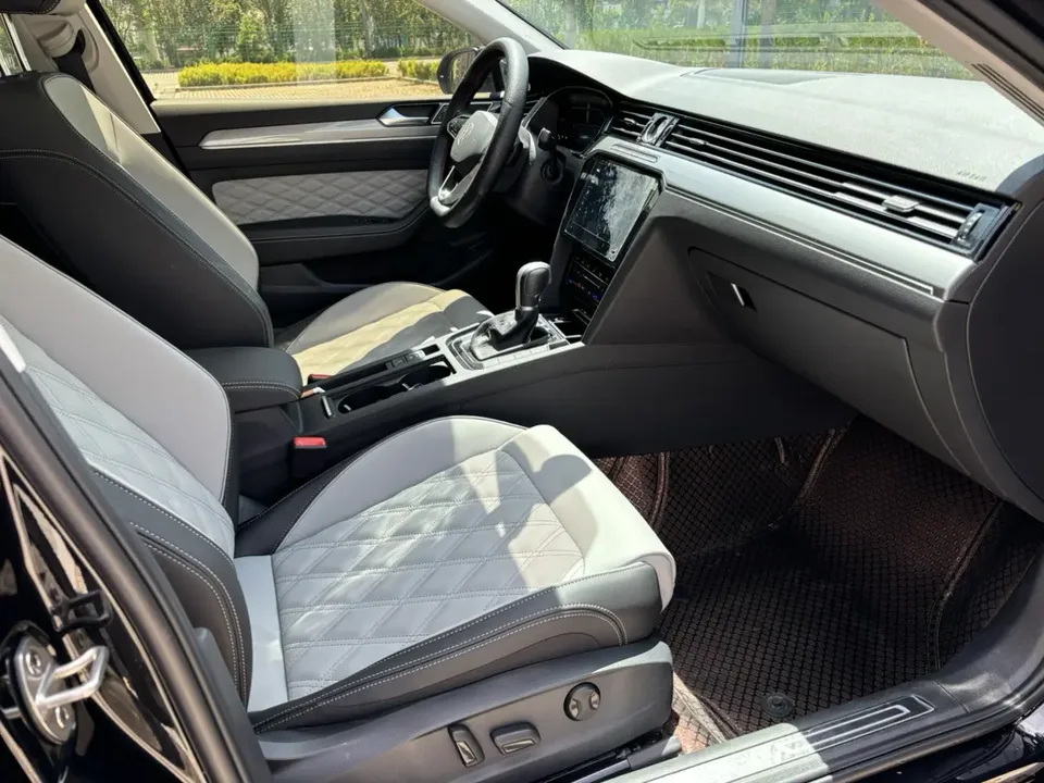 Volkswagen Magotan facelift model 280TSI DSG luxury model 2025 — миниатюра 4