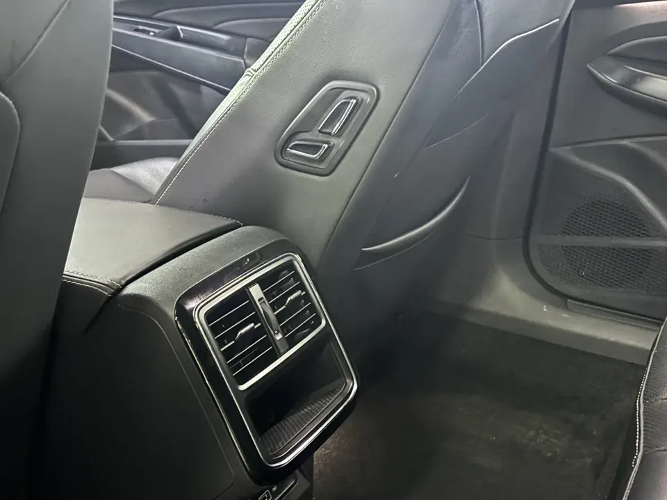 Volkswagen Passat Passat 2022 330TSI Starry Sky Deluxe Edition 2022 — миниатюра 3