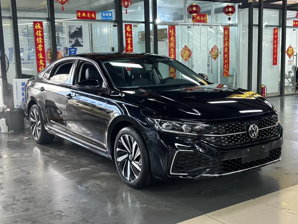 Volkswagen Passat Passat 2022 330TSI Starry Sky Deluxe Edition 2022 — миниатюра 5