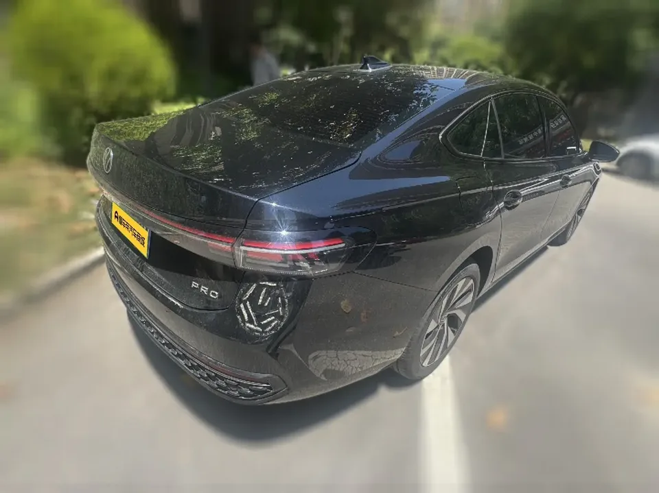 Volkswagen Passat Passat 2025 Pro 380TSI Starry Sky Dragon Edition 2025 — миниатюра 4