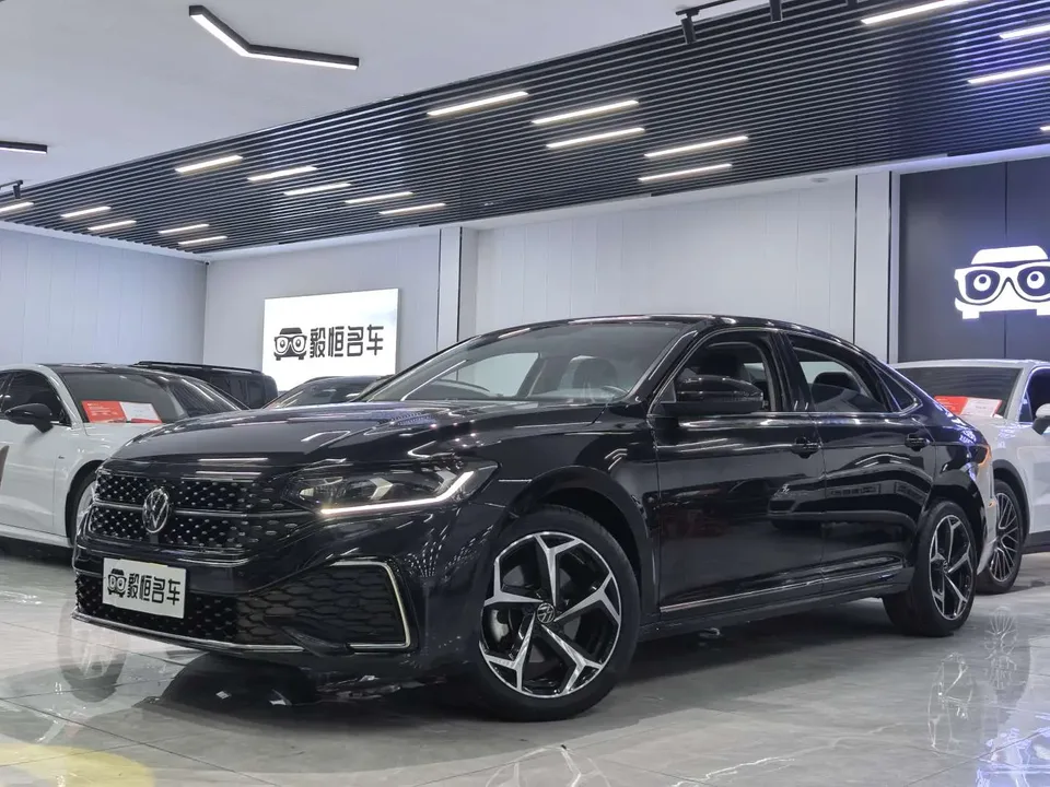 Volkswagen Passat 2022