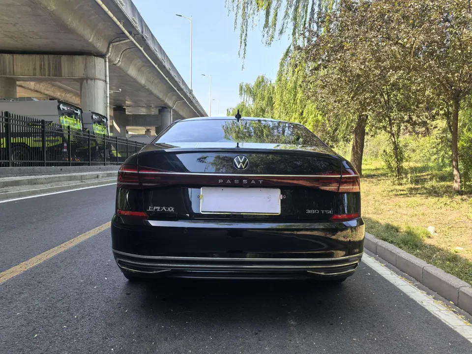 Volkswagen Passat Passat 2024 380TSI Starry Sky Deluxe Edition 2024 — миниатюра 5