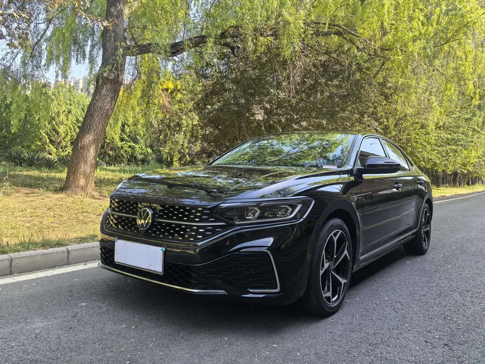 Volkswagen Passat 2024