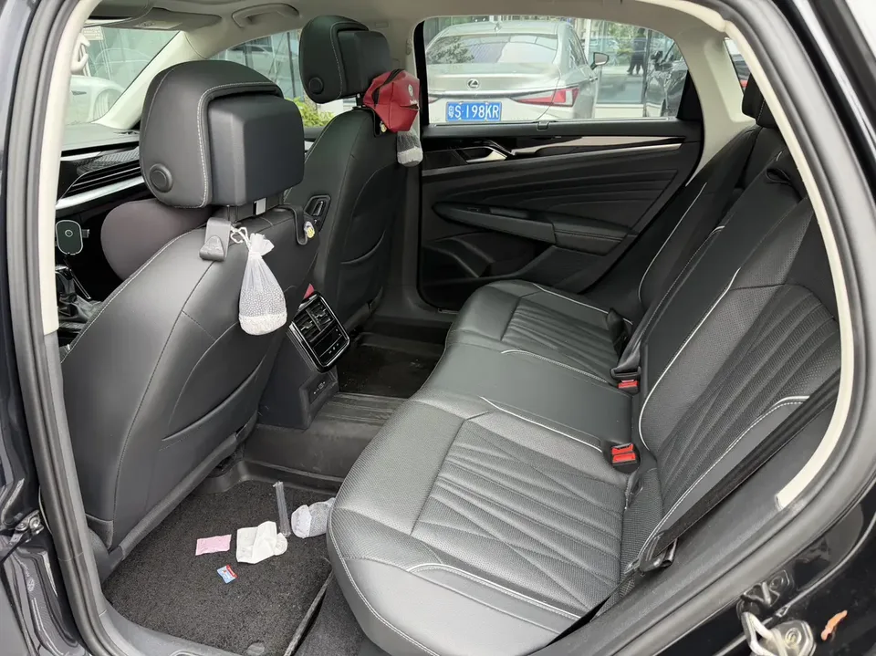 Volkswagen Passat facelift 330TSI luxury version 2023 — миниатюра 3