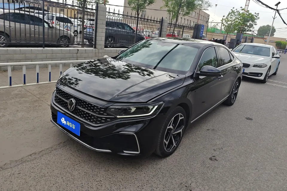 Volkswagen Passat 2023