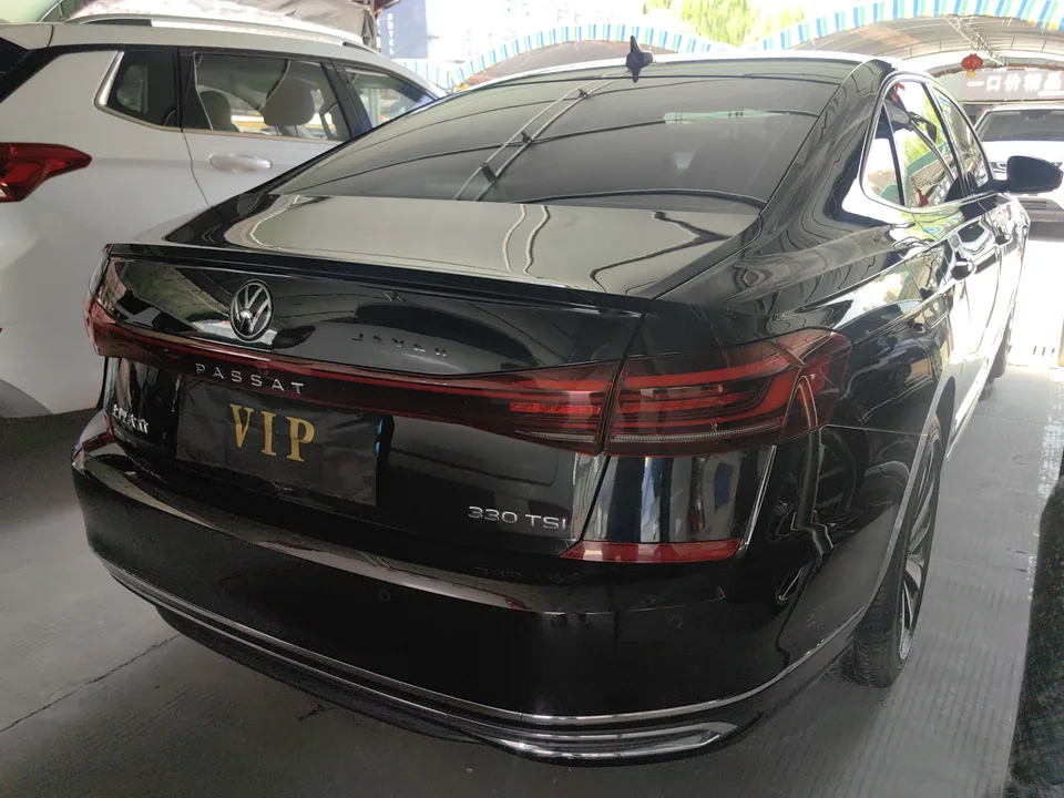 Volkswagen Passat facelift 330TSI Elite Edition 2023 — миниатюра 2