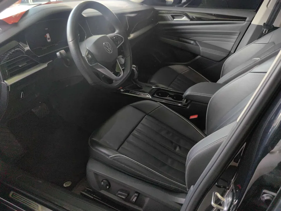 Volkswagen Passat facelift 330TSI Elite Edition 2023 — миниатюра 3