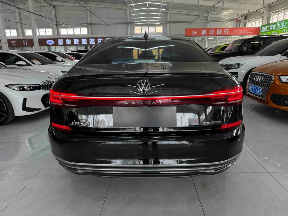 Volkswagen Passat facelift 280TSI Elite Edition 2023 — миниатюра 2