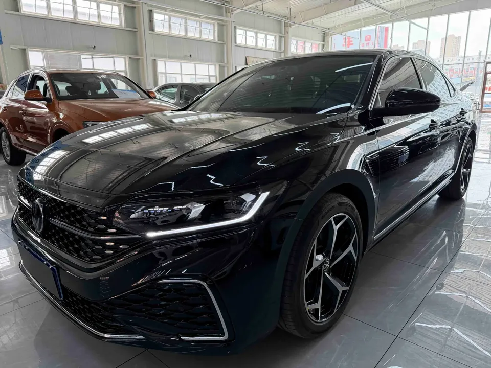Volkswagen Passat facelift 280TSI Elite Edition 2023 — фото 1, купить с доставкой в Москву