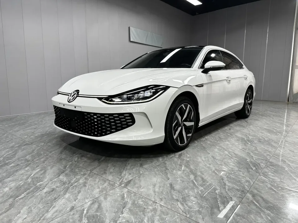 Volkswagen Lamando Lingdu Lingdu L 280TSI DSG Cool Edition 2022 — фото 1, купить с доставкой в Москву