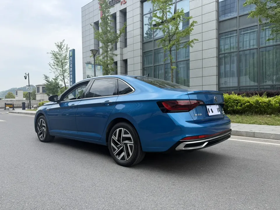 Volkswagen Sagitar 2023 Sagitar 300TSI DSG Excellence Edition 2023 — миниатюра 2