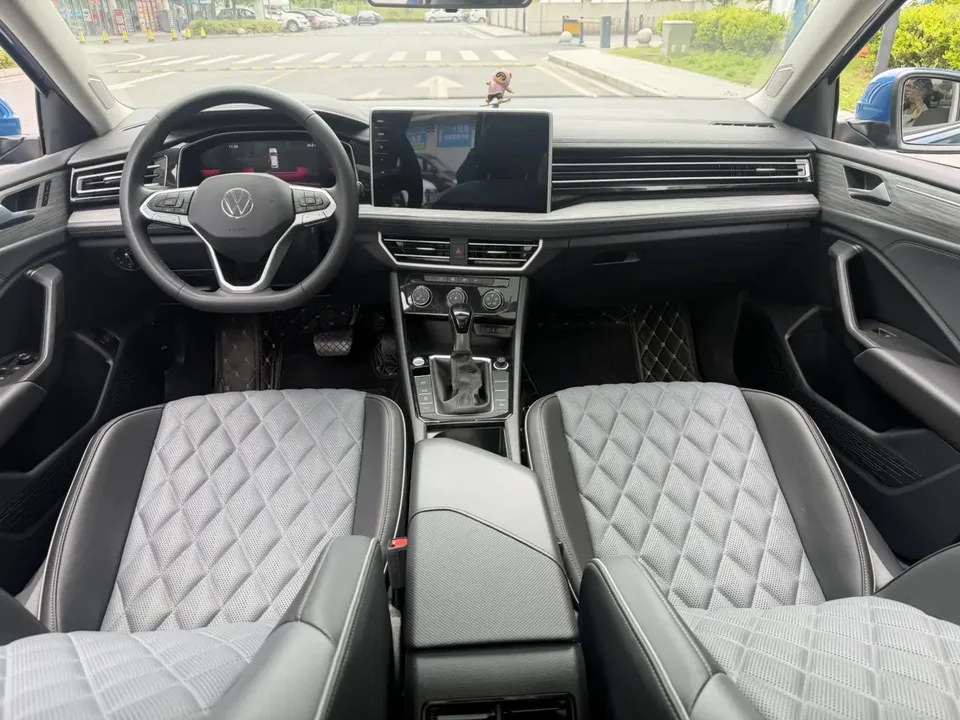Volkswagen Sagitar 2023 Sagitar 300TSI DSG Excellence Edition 2023 — миниатюра 4