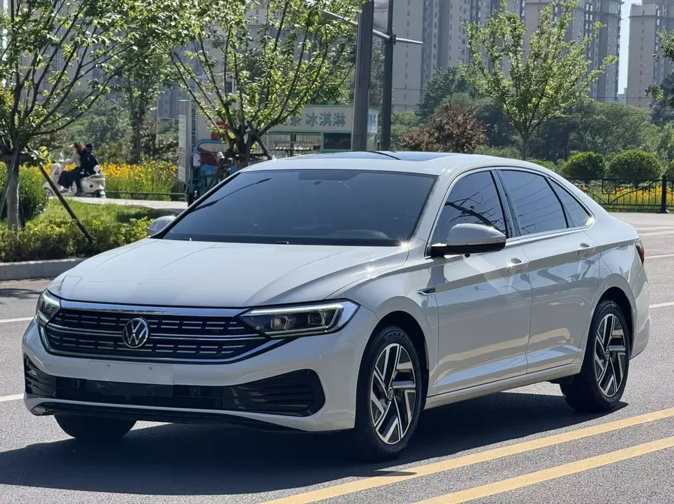 Volkswagen Sagitar 2022