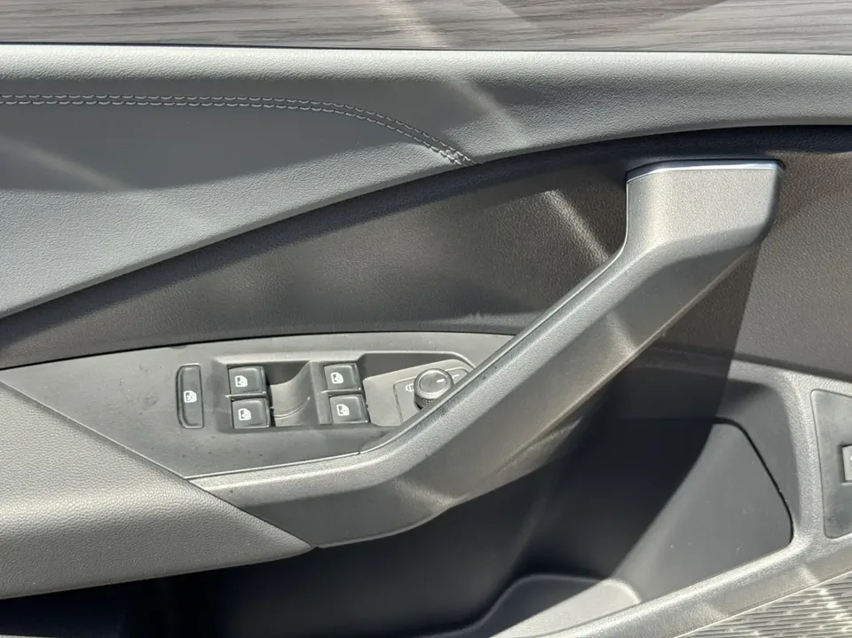 Volkswagen Sagitar 2025 Sagitar 300TSI DSG Beyond Edition 2025 — миниатюра 3