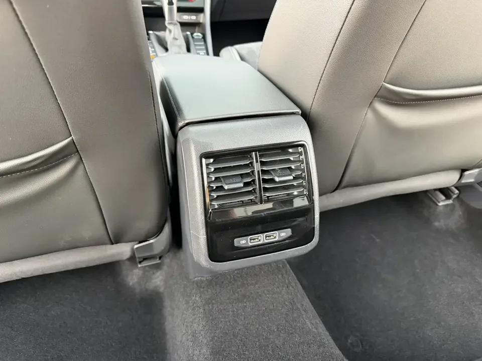 Volkswagen Sagitar Sagitar 280TSI DSG Excellence Edition 2022 — миниатюра 3