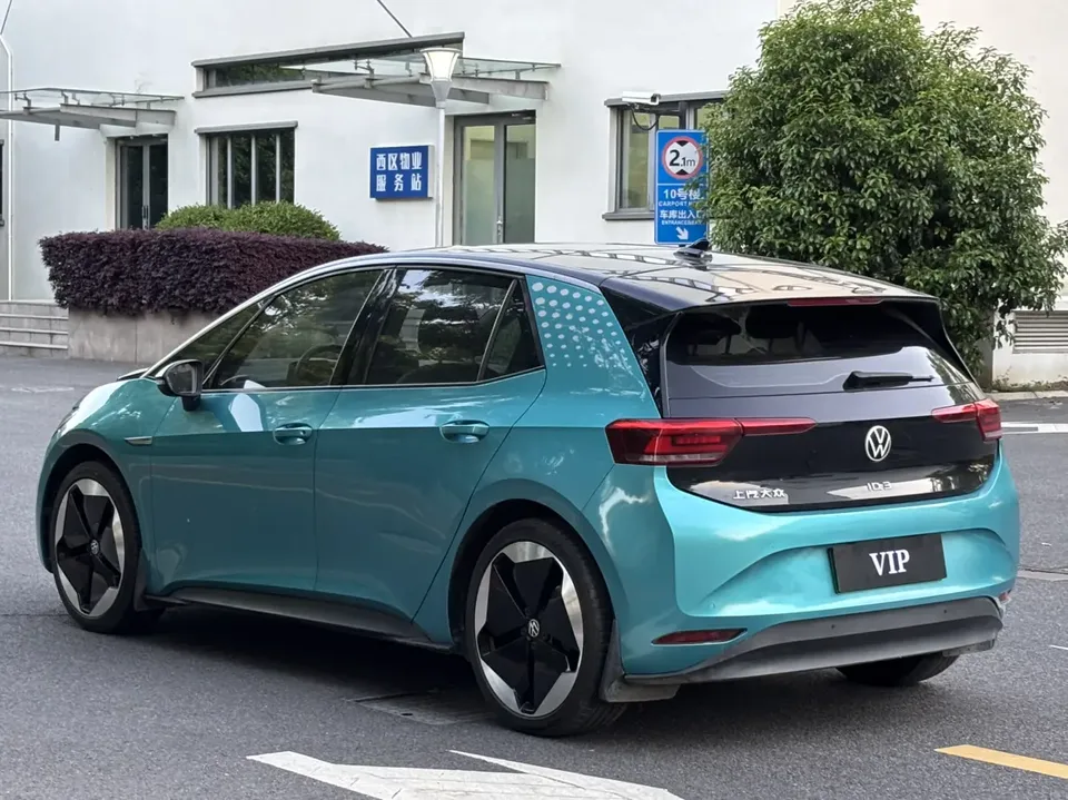 Volkswagen ID.3 Extremely Intelligent Edition 2022 — миниатюра 2