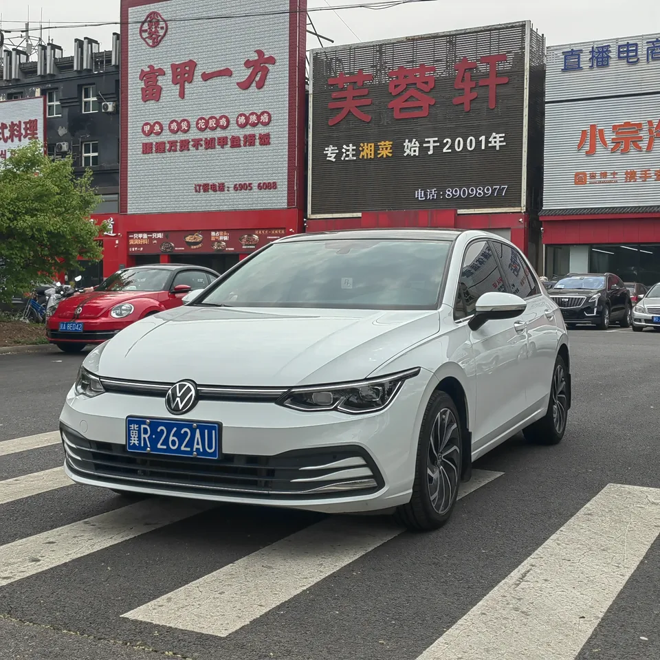Volkswagen Golf golf 2023 280TSI DSG Pro 2024 — photo 1, buy with delivery to Moscow