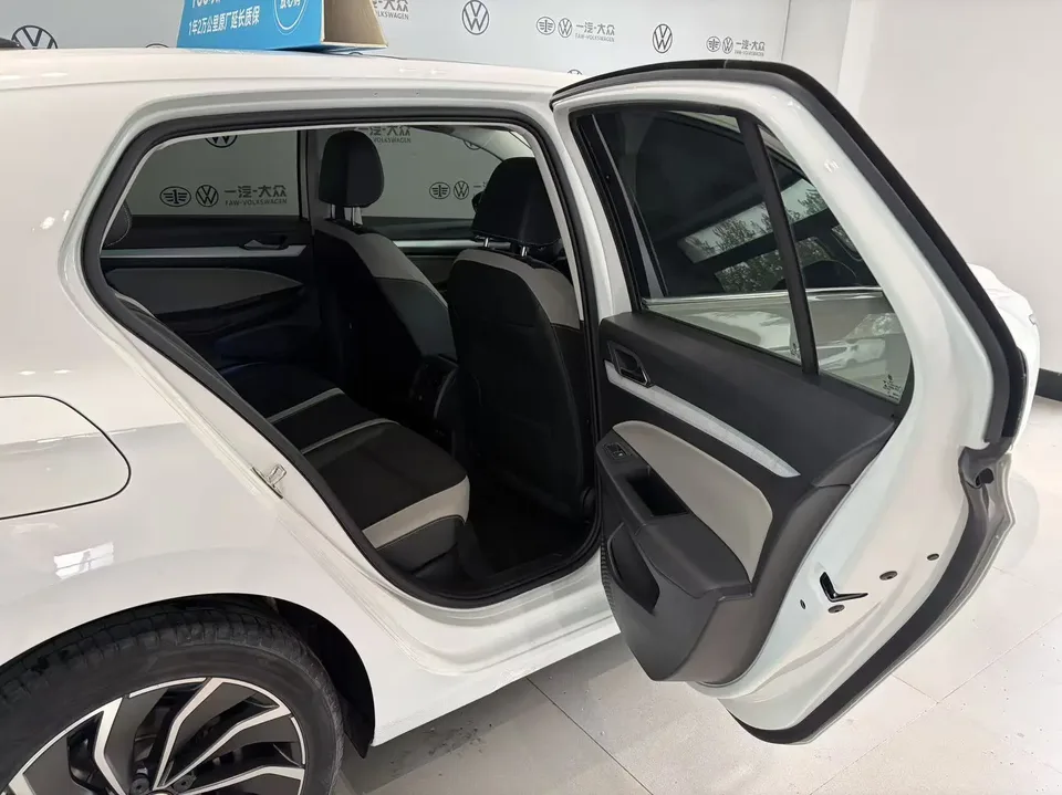 Volkswagen Golf golf 2021 280TSI DSG Pro First Edition 2022 — thumbnail 3