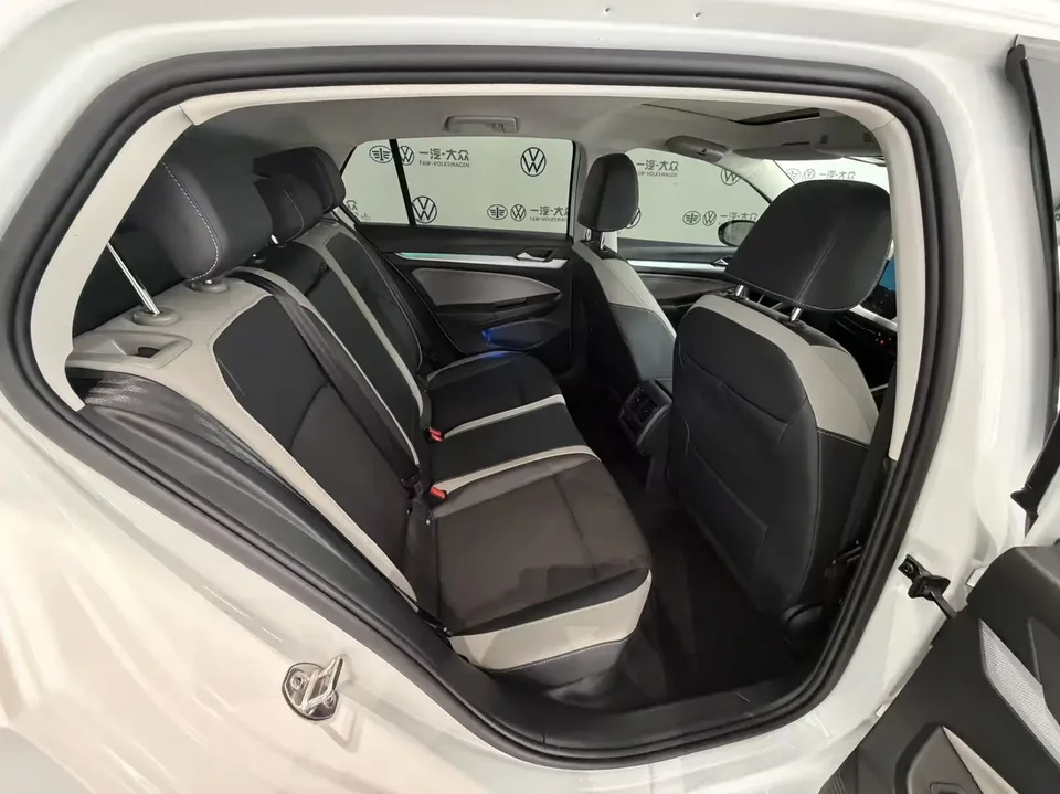 Volkswagen Golf golf 2021 280TSI DSG Pro First Edition 2022 — thumbnail 4