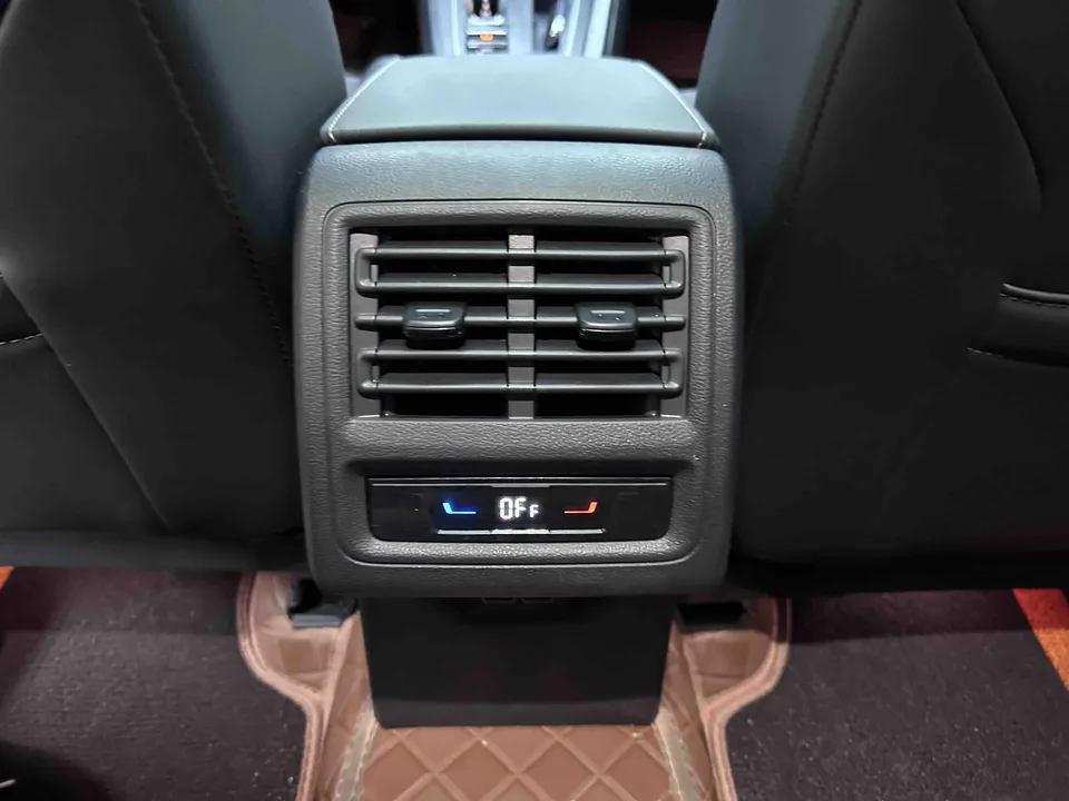 Volkswagen Golf facelift 280TSI DSG R-Line Lite 2023 — миниатюра 4