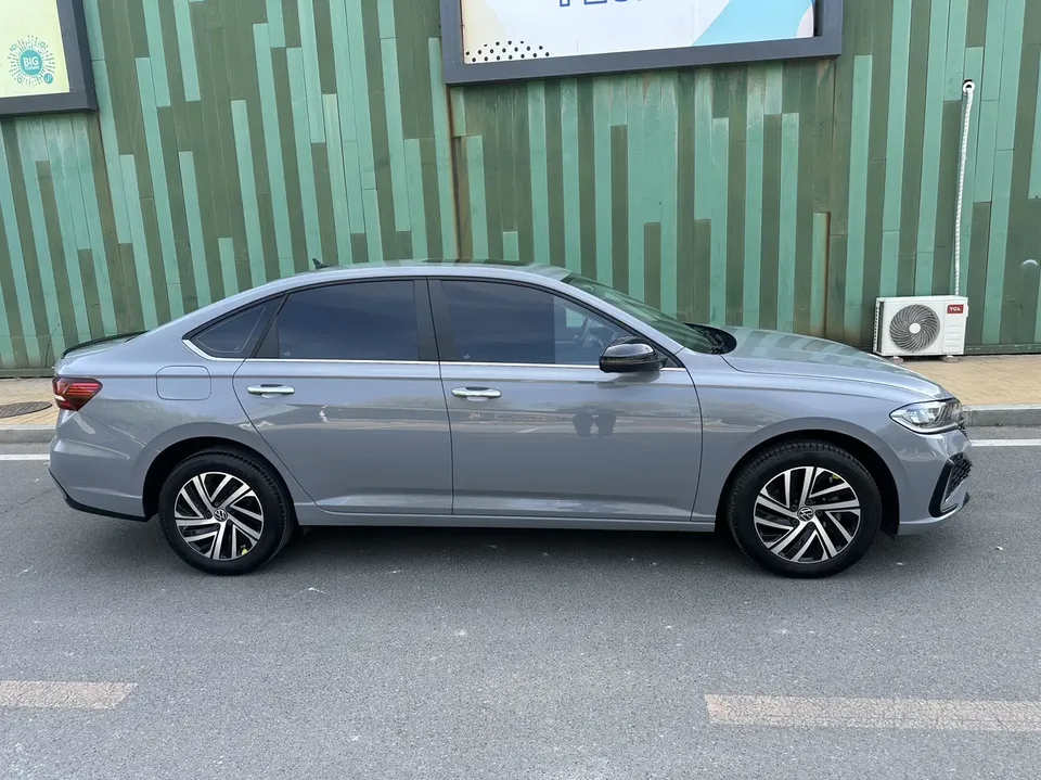 Volkswagen Lavida Lavida 2024 300TSI DSG Starry Sky Leading Edition 2024 — миниатюра 2