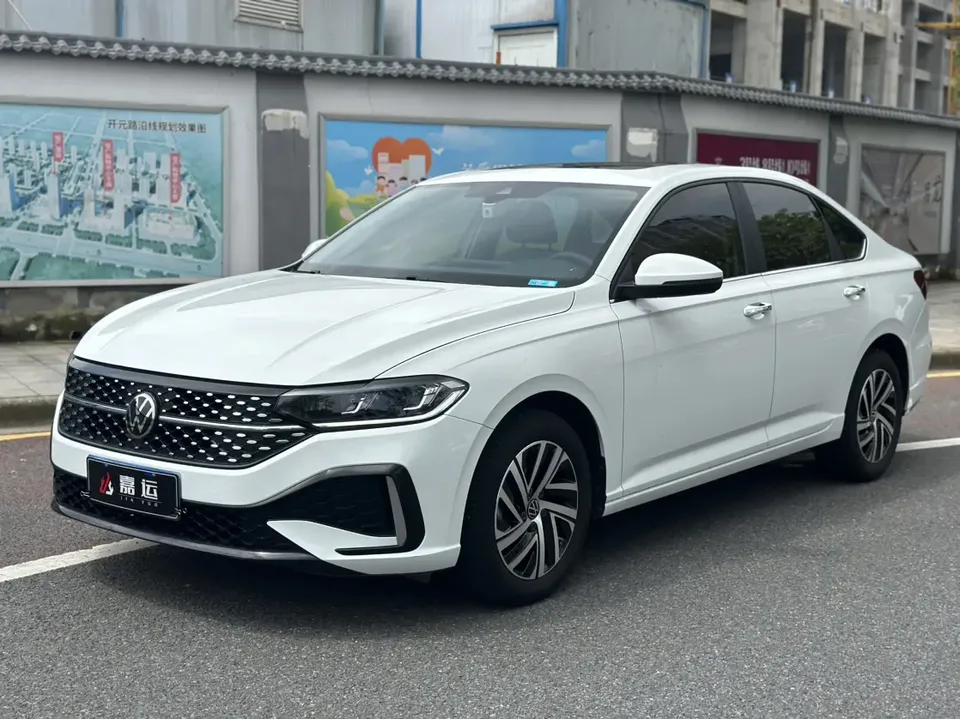 Volkswagen Lavida Lavida 2023 Modified 1.5L Automatic Starry Sky 5 Million Edition 2024 — photo 1, buy with delivery to Moscow